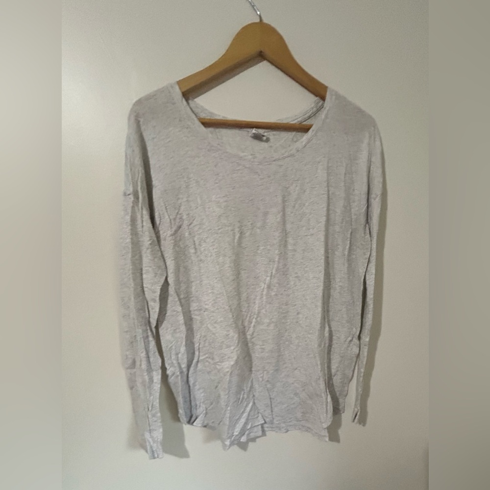 PINK Victoria's Secret Light Gray Long Sleeve Top - Picture 1 of 4